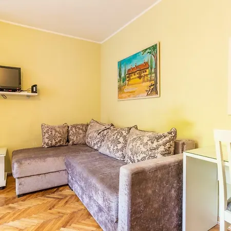 Captain's Crib Belgrade